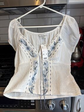 Kimchi Blue White Peasant Blouse with Blue Floral Embroidery